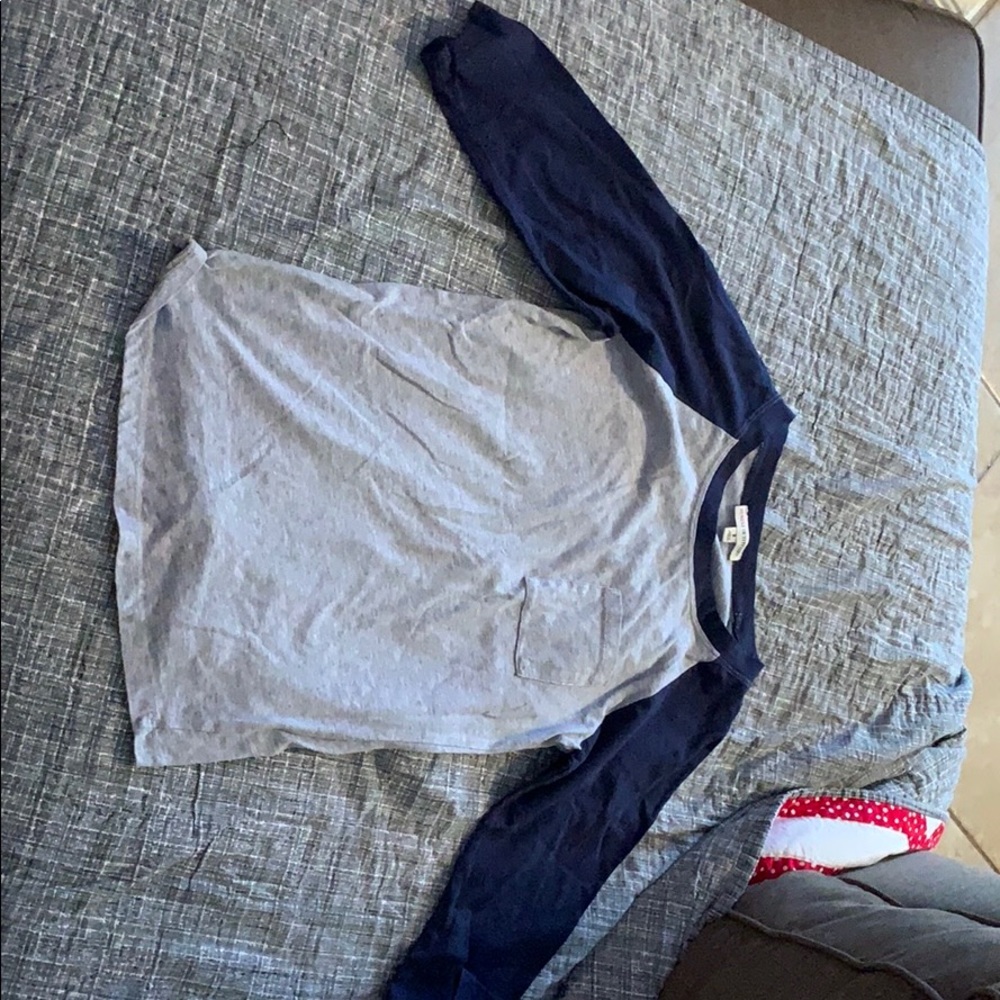 Quarter length baseball tee